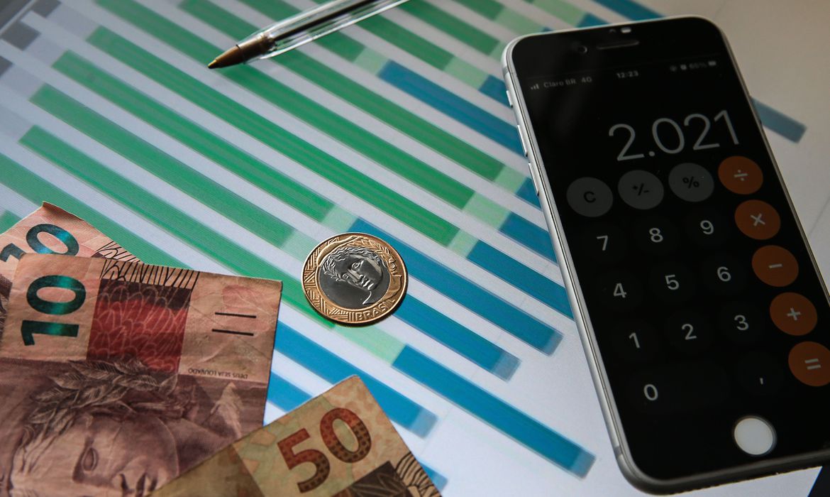 Golpe no WhatsApp, vídeo fake diz que consumidores têm direito a receber uma determinada quantia em dinheiro de cashback